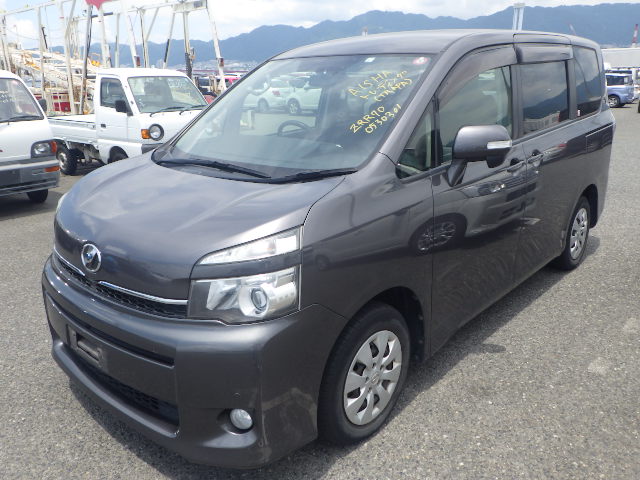 2012 Toyota Voxy